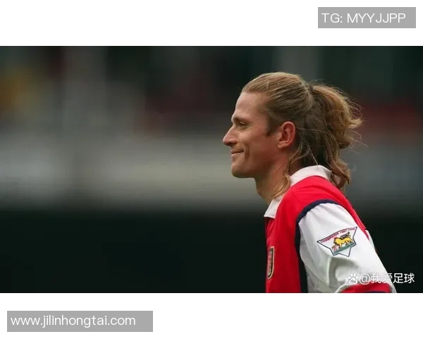 西班牙足球帅哥球星颜值与实力并存的绿茵传奇故事